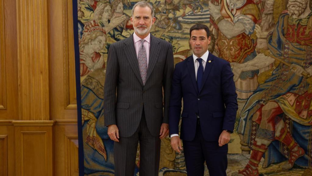 El rey Felipe VI recibe en audiencia al nuevo lehendakari, Imanol Pradales, este lunes en el palacio de la Zarzuela en Madrid