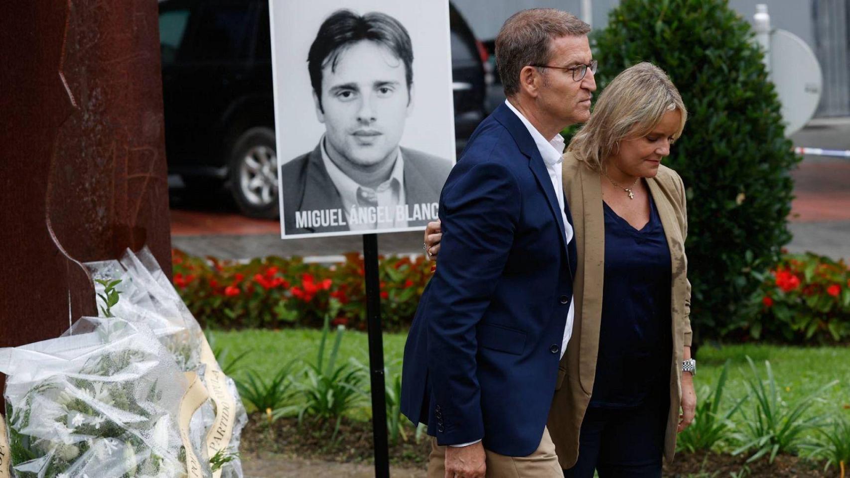 Feijóo junto a Marimar Blanco en uno de los homenajes a Miguel Ángel Blanco