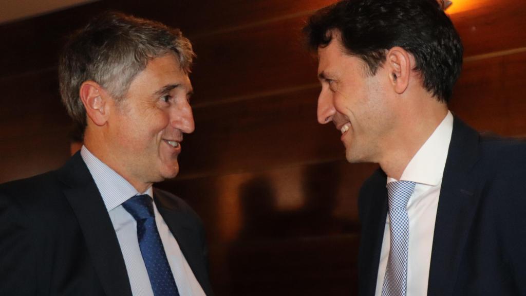 El presidente de BasqueFIK, Jon Ander de las Fuentes, con el consejero de Hacienda y Finanzas, Nöel D'Anjou.