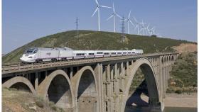 Un tren de Talgo de Renfe / X