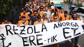 Los trabajadores de la planta guipuzcoana de Heidelberg Materials, durante la jornada de huelga de este martes.