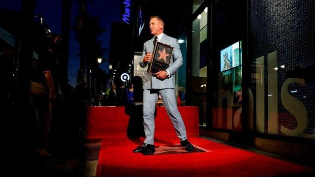 Daniel Craig se despidió de James Bond con una estrella en el Paseo de la Fama.