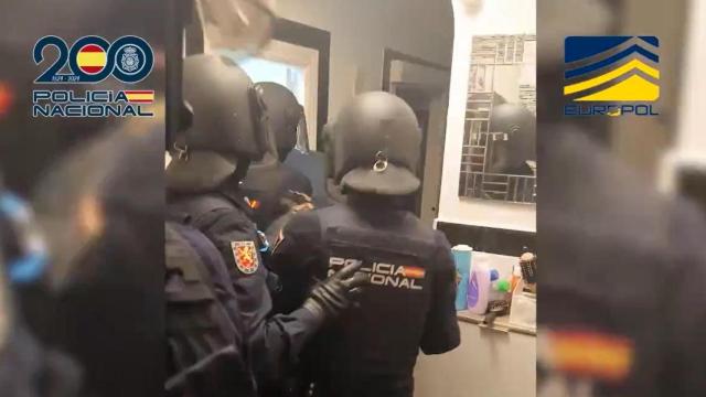 Agentes de la Policía Nacional durante la operación / POLICÍA NACIONAL