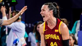 Gracia Alonso celebra con euforia un triunfo cosechado por España en estos Juegos Olímpicos.