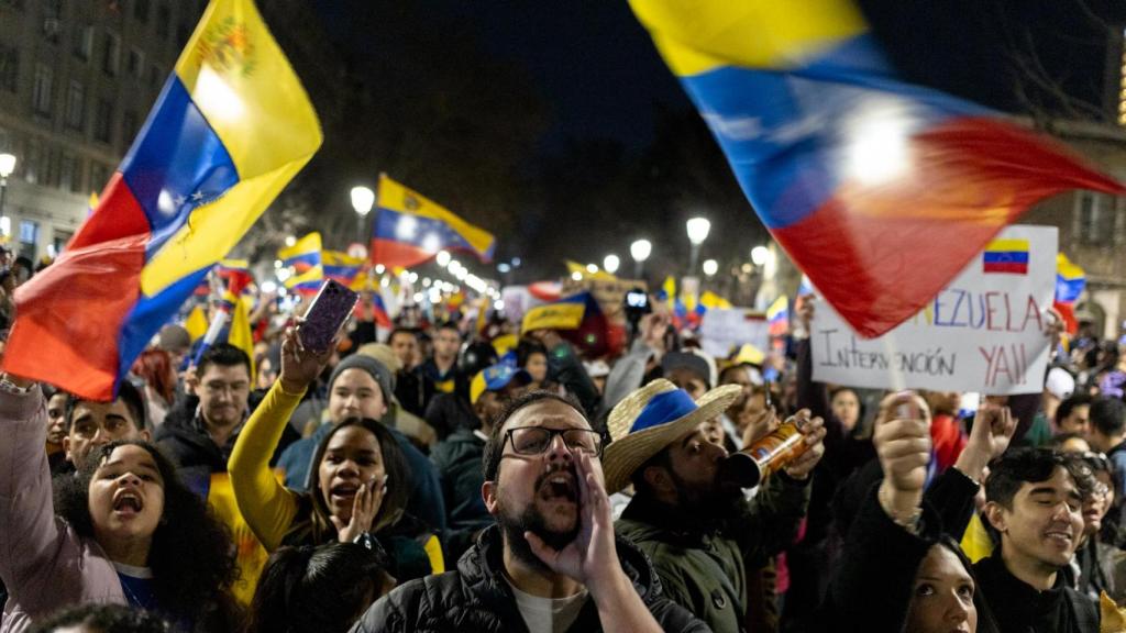 Venezolanos participan en una manifestación en Santiago de Chile / AILEN DÍAZ - EFE