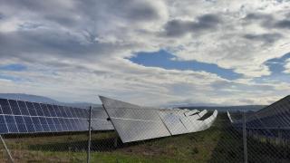 arque de placas solares ubicado en Álava / Europa Press