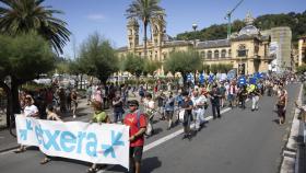 Manifestación para exigir la excarcelación de los presos de ETA en San Sebastián convocada por la organización Sare / JAVIER ETXEZARRETA - EFE