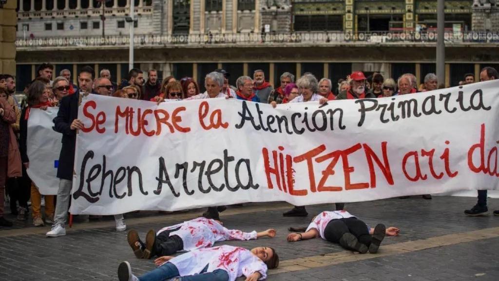 Concentración en Bilbao en defensa de Osakidetza