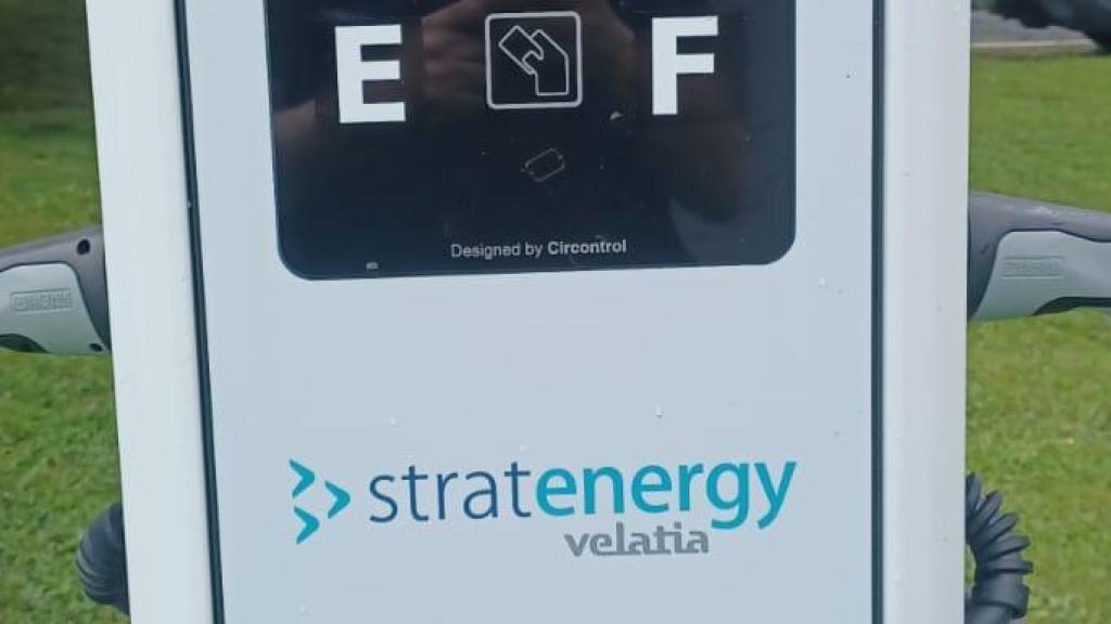 Un punto de recarga de Stratenergy, del grupo Velatia