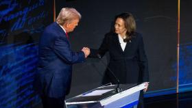 Donald Trump y Kamala Harris en su debate.