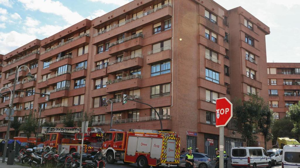 Imagen de la vivienda donde el hombre amenaza con suicidarse tras atacar a sus padres.