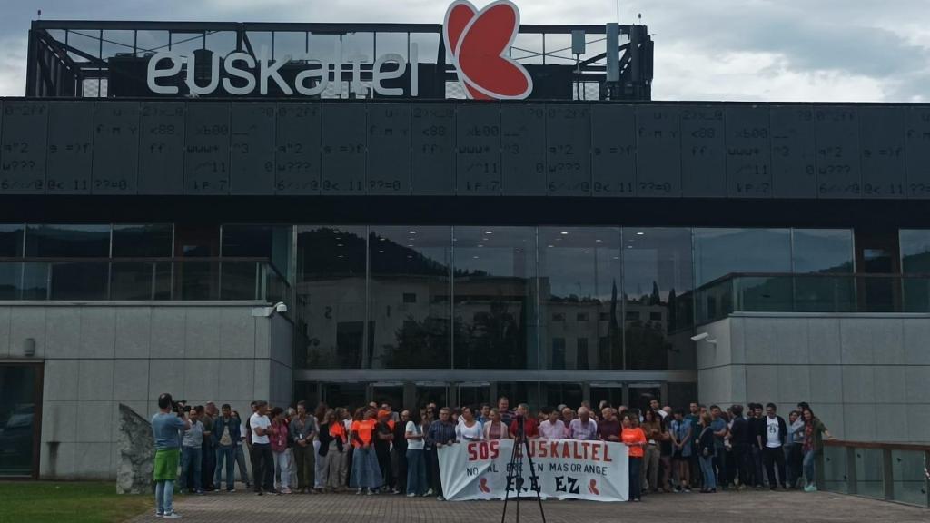 Movilización en la sede de Euskaltel de Zamudio (Bizkaia) el miércoles 25 de septiembre | Cedida CCOO