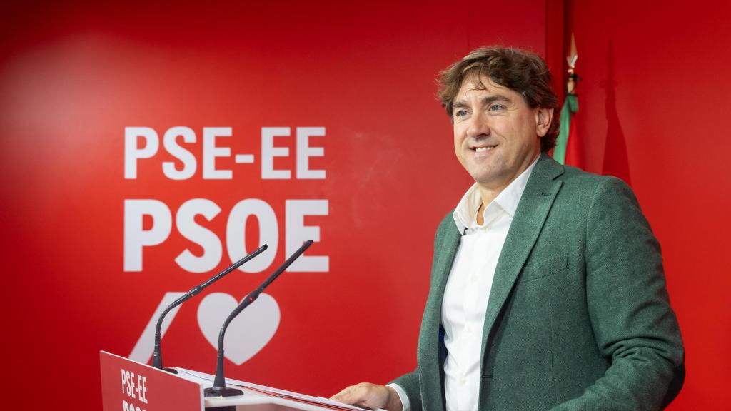 Eneko Andueza en la sede del PSE en Bilbao