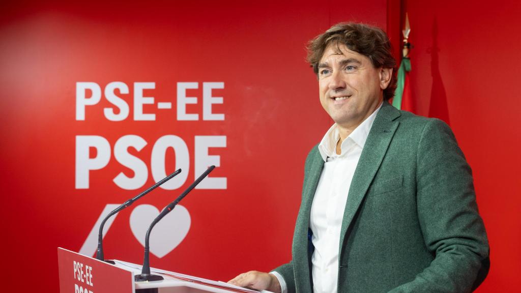 Eneko Andueza en la sede del PSE en Bilbao.