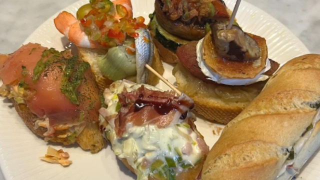 Pinchos del Café Bar Bilbao.