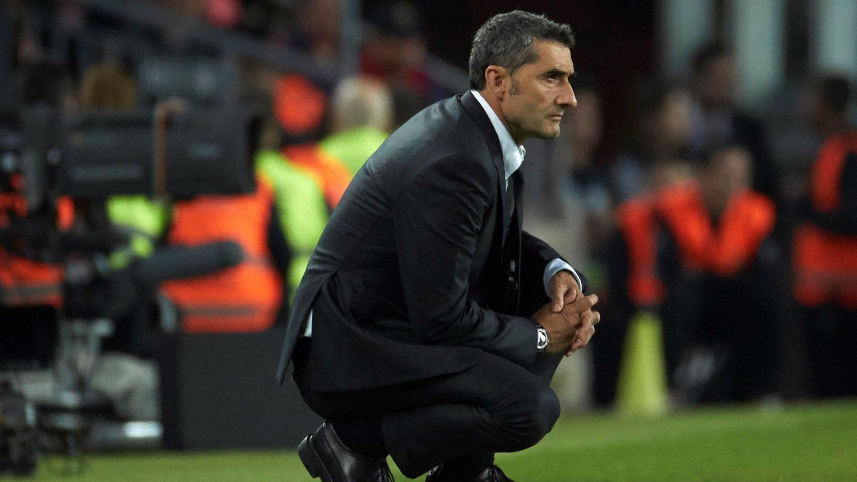 Ernesto Valverde, dirigiendo un encuentro con el FC Barcelona.