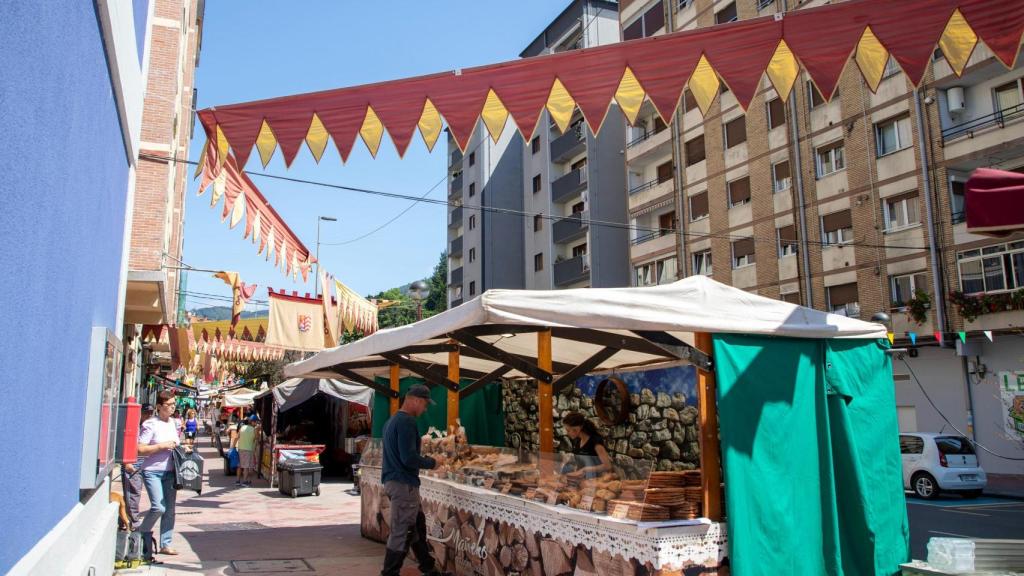 Mercadillo medieval / Ayuntamiento Ermua