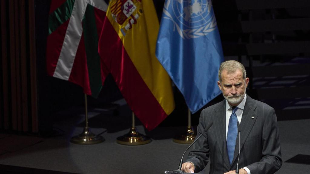 El rey Felipe VI durante su intervención en Vitoria / ADRIÁN RUIZ HIERRO - EFE