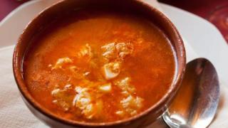 El plato típico vasco de tres ingredientes ideal para otoño: la sopa más querida que arrasa en Euskadi