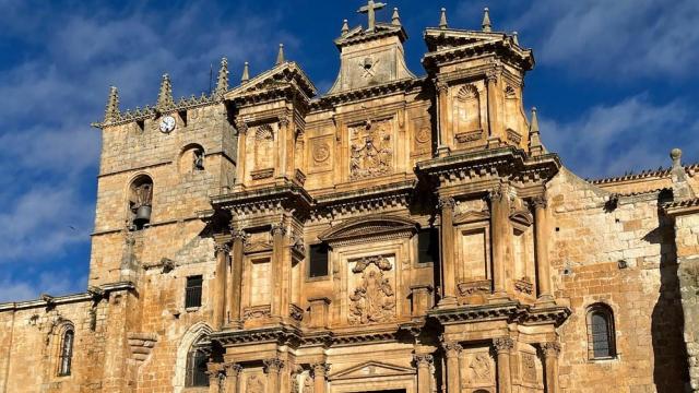 La iglesia de la localidad burgalesa que se compara con el Tesoro de Petra.