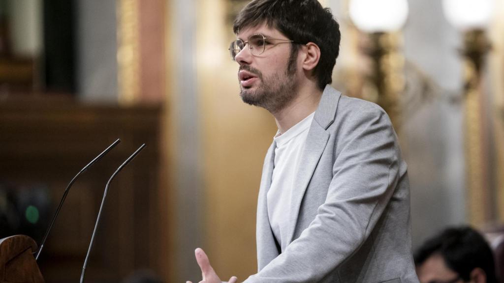 El diputado de Sumar, Lander Martínez Hierro, interviene durante una sesión plenaria, en el Congreso de los Diputados, a 27 de febrero de 2024, en Madrid (España) / Europa Press