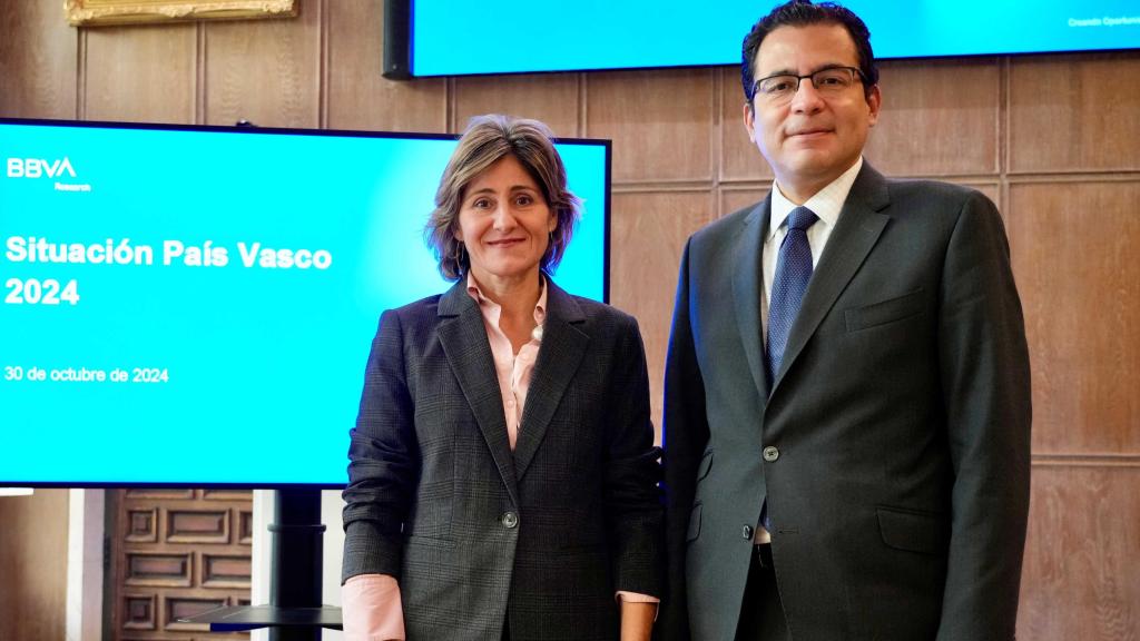 Marta Alonso, directora de zona norte de BBVA, y Miguel Cardoso, economista jefe