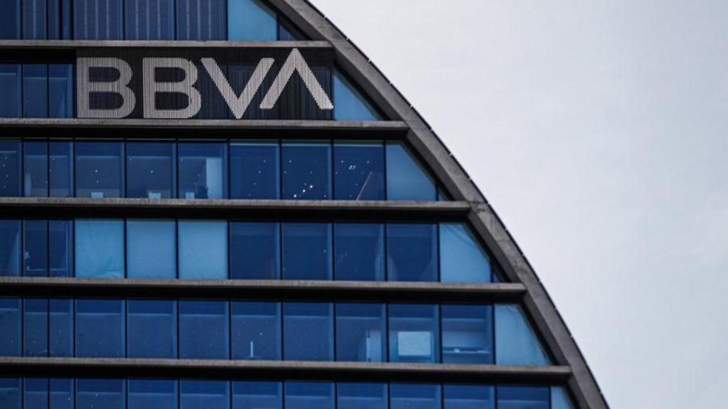 Fachada de la sede corporativa del BBVA en Madrid.