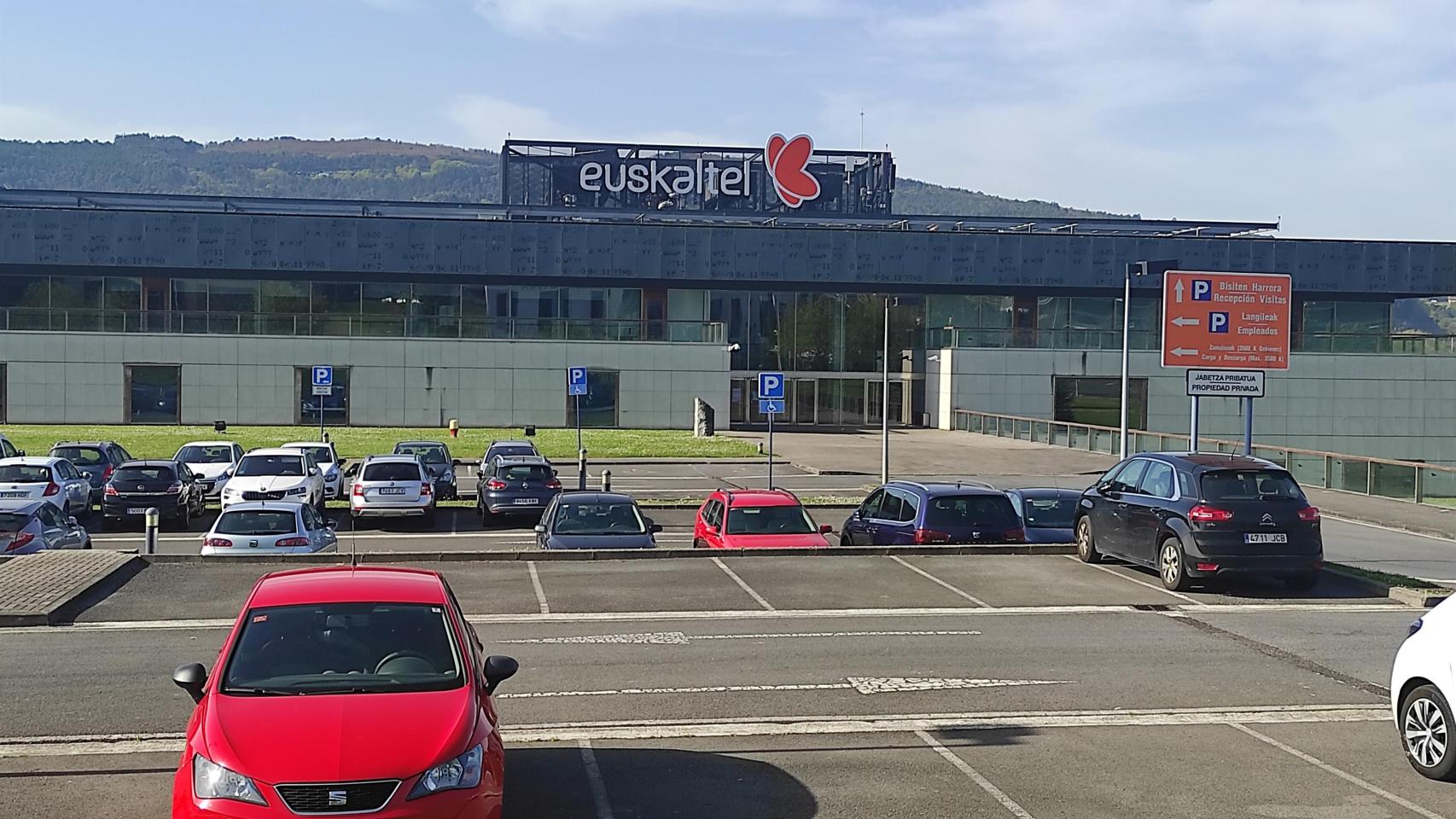 La sede de Euskaltel en el Parque Tecnológico de Derio (Bizkaia)