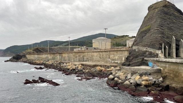 Dique de la antigua central nuclear de Lemoiz donde se instalará una piscifactoría / EP