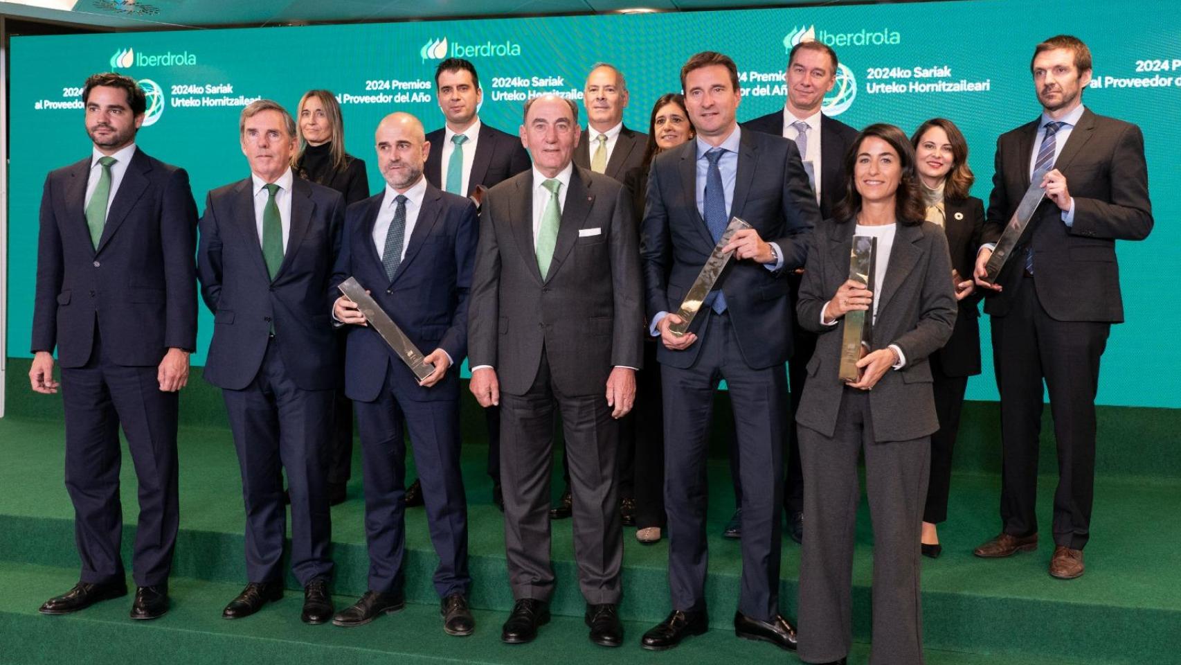 Ignacio Galán, presidente de Iberdrola, junto a los premiados.