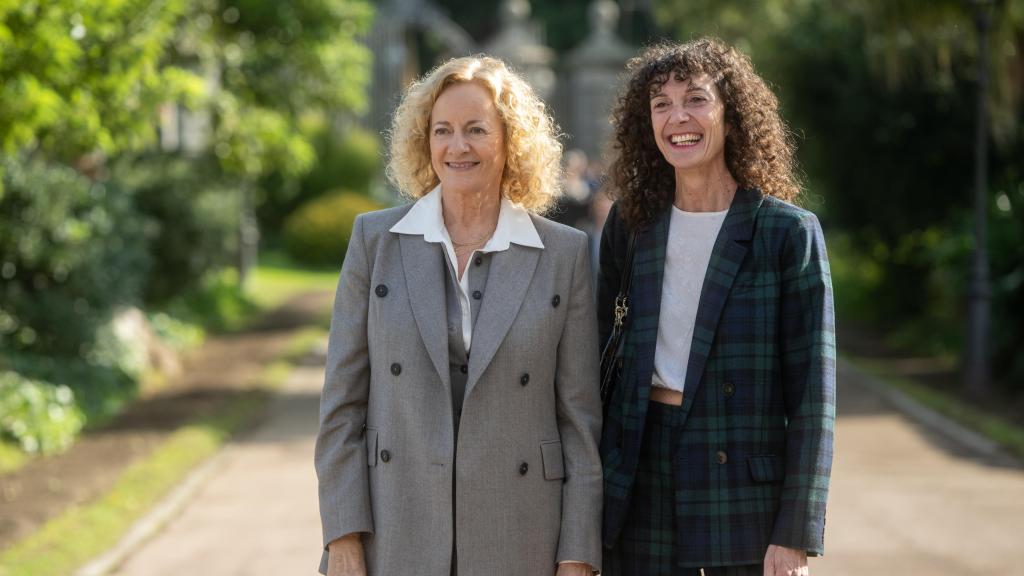 La periodista Eva Domaika junto a la directora de Radio Bilbao y SER Euskadi, Begoña Marañón / LORENA SOPÊNA - EP