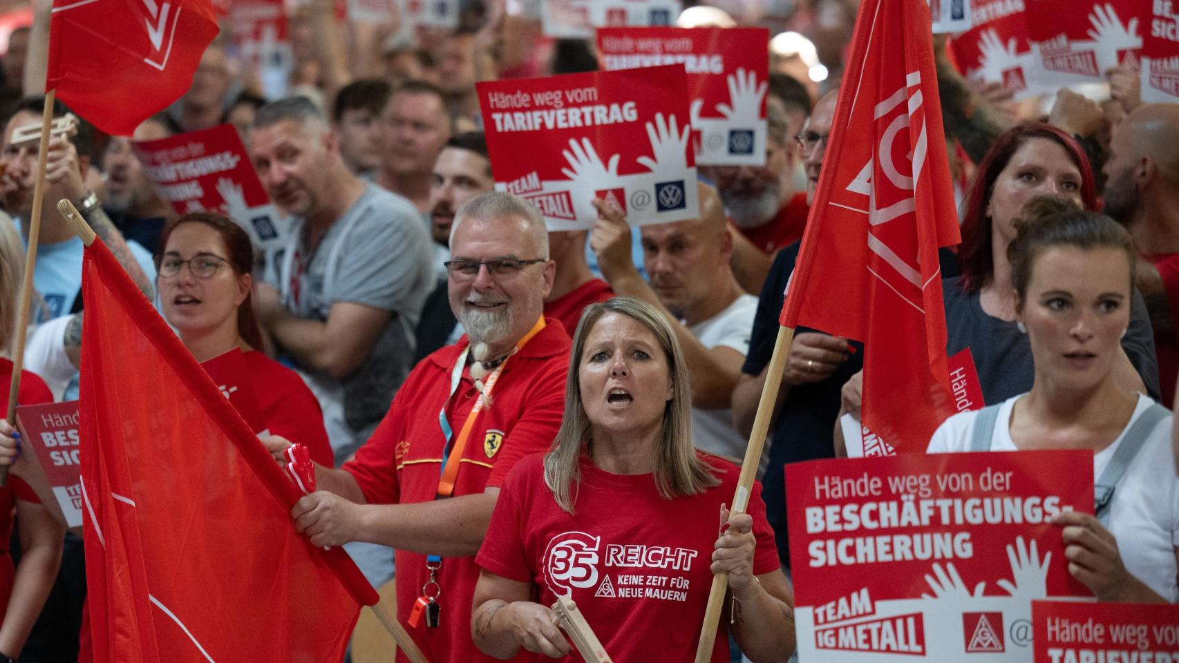 Protesta sindical en Alemania por los anuncios de cierres en Volkswagen / EP