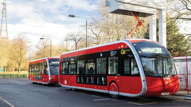 Los primeros Irizar ie trams comienzan a circular en la línea 358 de Londres.