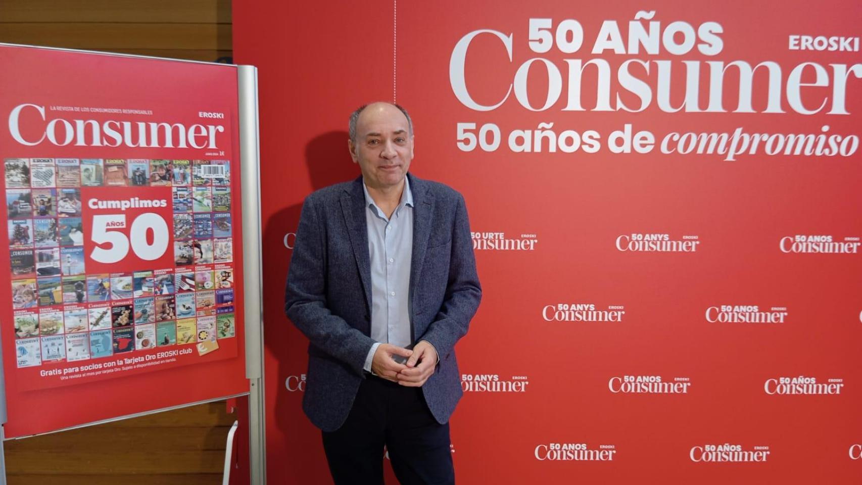 El director de EROSKI Consumer, Alejandro Martínez Berriochoa, posa para Crónica Vasca.