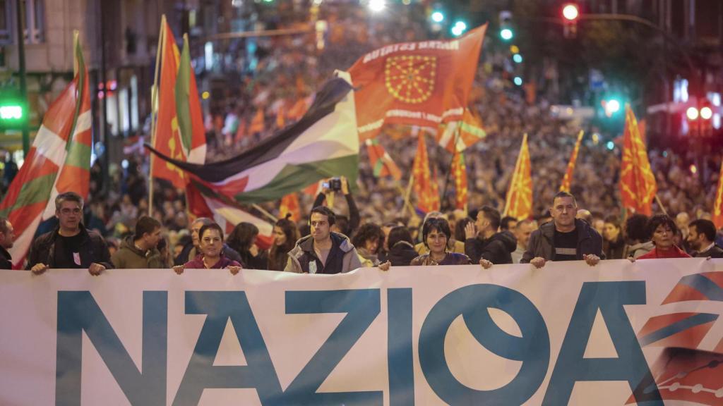 Manifestación convocada por Bildu en Bilbao / LUIS TEJIDO - EFE