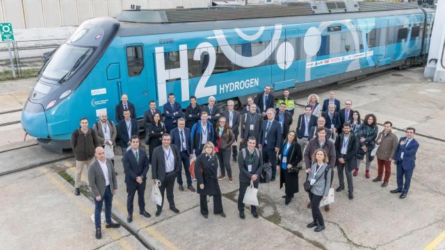 Éxito de CAF con el tren de hidrógeno que circula en pruebas en la red ferroviaria española y portuguesa