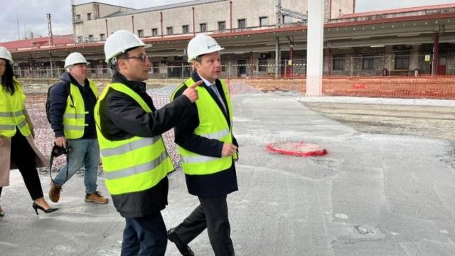 El secretario de Estado de Transportes y Movilidad Sostenible, José Antonio Santano, en las obras de la estación de Irun