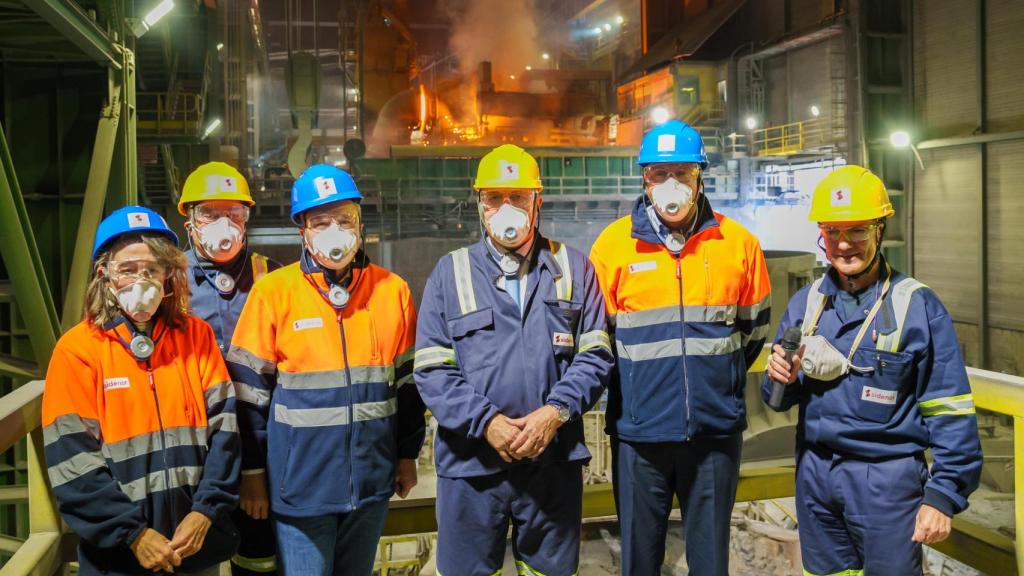 Jainaga, Puente y otros trabajadores de Sidenor en la planta de Basauri.