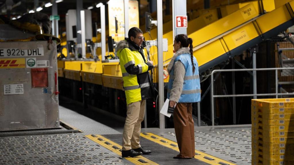 Centro logísitco de DHL en el aeropuerto de Vitoria-Gasteiz