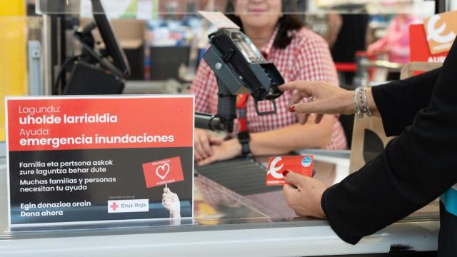 Eroski recauda más de medio millón de euros una campaña de ayuda a las personas damnificadas por la DANA en Valencia