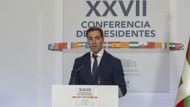 El lehendakari, Imanol Pradales, durante la XXVII Conferencia de Presidentes, a 13 de diciembre de 2024 en Santander (Cantabria)