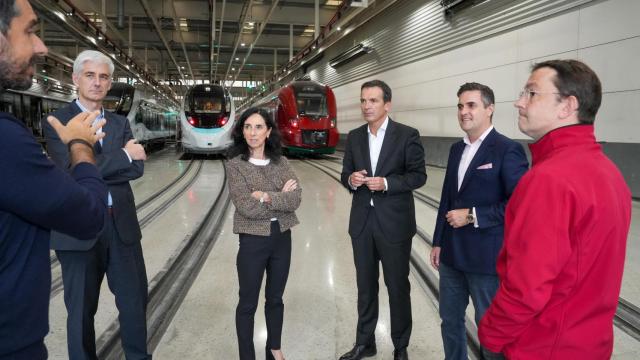 Visita institucional del Gobierno vasco a CAF con el consejero Mikel Jauregi a la cabeza / Irekia