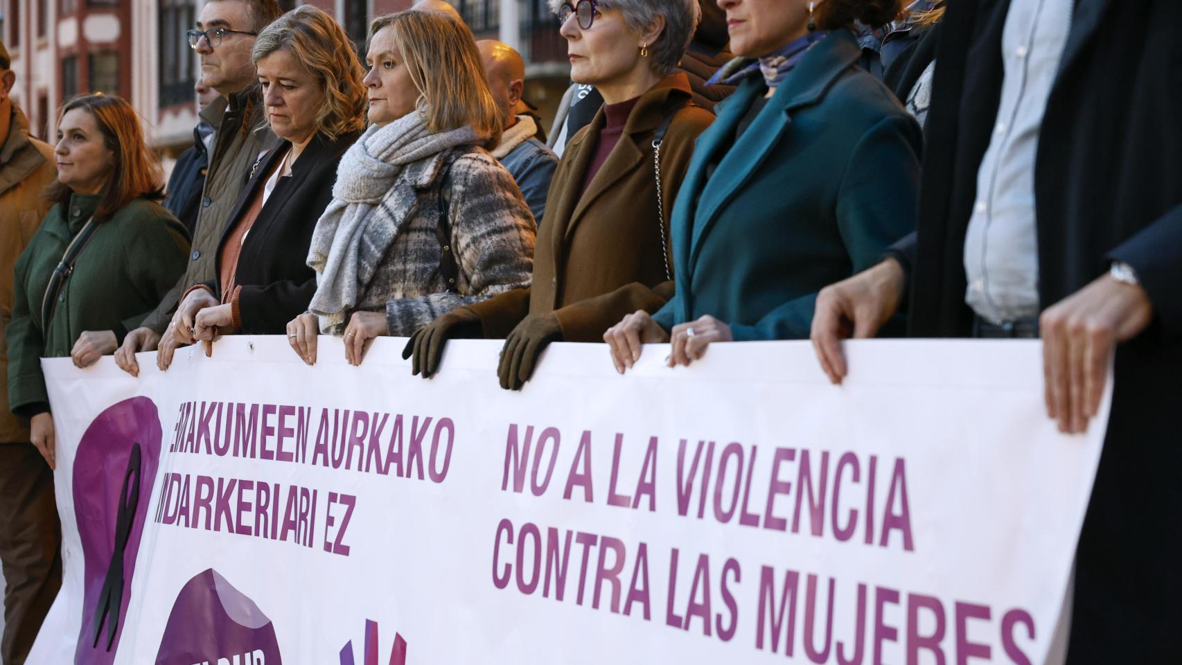 Multitudinaria protesta en Barakaldo para denunciar el asesinato machista de una mujer de 84 años