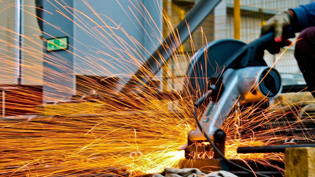 Trabajo en siderurgia.