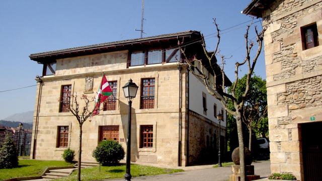 Ayuntamiento de Iurreta. / turismo.euskadi.eus