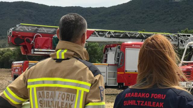 Bomberos de lava. / Arabako Suhiltzaileak