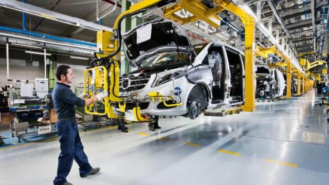 Interior de la fbrica de Mercedes en Vitoria. / Daimler