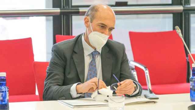 Eduardo Zubiaurre, durante una reunin de la Mesa de Dilogo Social. / IREKIA