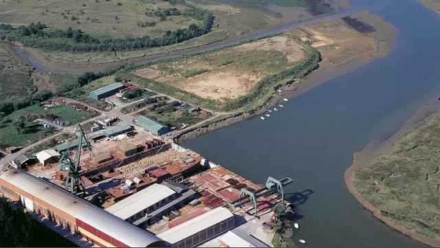 Vista aérea de los astilleros Murueta, donde está previsto construir una de las sedes del nuevo Guggenheim.