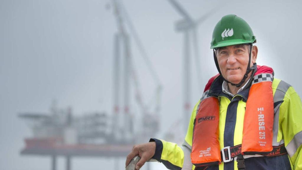 Ignacio Sánchez Galán, presidente de Iberdrola, en su visita a un parque eólico marino